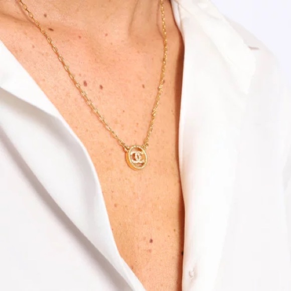 Chanel Crystal Metal CC Round Pendant necklace - Picture 3 of 15